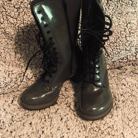 LETS SELL EM!!Dr. Martens DEE Lmtd! sz 7 US women’s LIMITED  14 eye - Picture 6 of 7